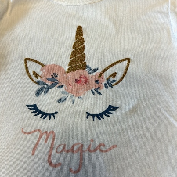 GAP - long sleeve T-shirt with Unicorn Design.  Size 5 - Picture 3 of 4